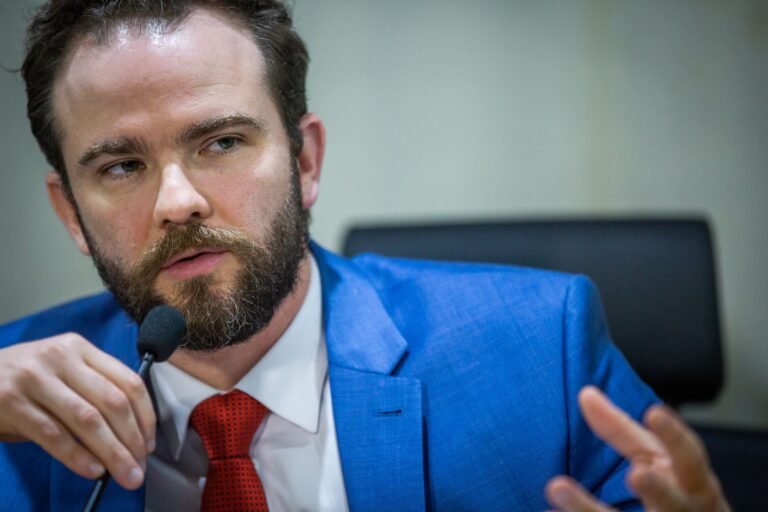 “Nenhum estado vai ser deixado para trás“, diz Durigan sobre críticas ao programa Juros por Educação “Nenhum estado vai ser deixado para trás“, diz Durigan sobre críticas ao programa Juros por Educação