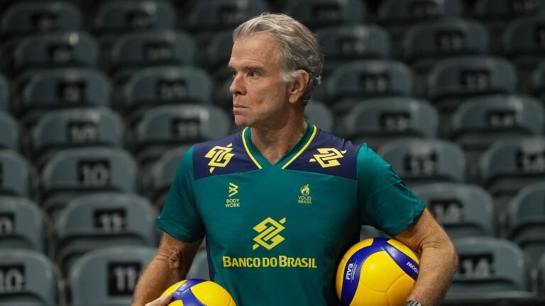 Liga das Nações de Vôlei: Bernardinho definerer convocados da Seleção para estreia