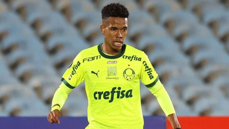 Chelsea avança por Estêvão, do Palmeiras, e pode superar valor da multa Chelsea avança por Estêvão, do Palmeiras, e pode superar valor da multa