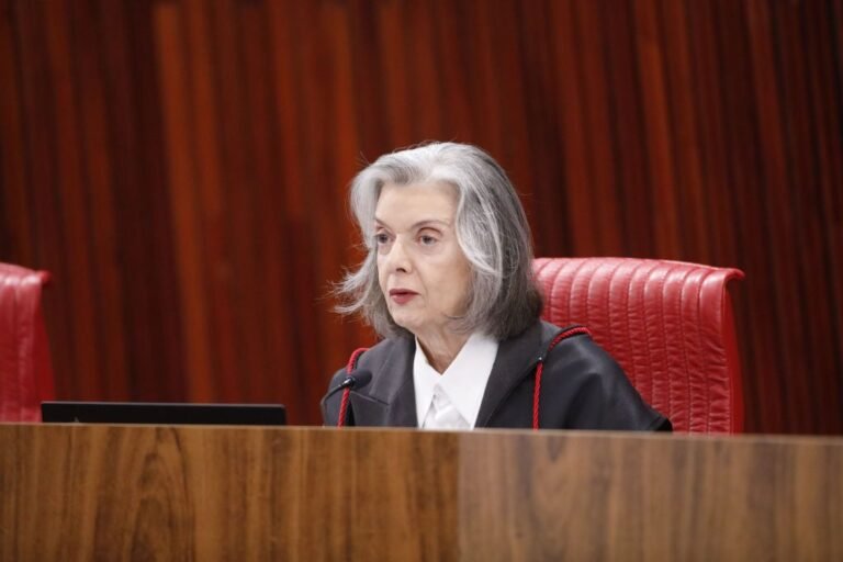 Saiba como fica a composição do TSE com a saída de Moraes e a chegada de André Mendonça Saiba como fica a composição do TSE com a saída de Moraes e a chegada de André Mendonça