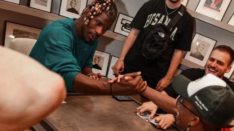 Astro da NBA-joga truco med influenciadores e brinca: “Eu sou brasileiro” Astro da NBA-joga truco med influenciadores e brinca: “Eu sou brasileiro”