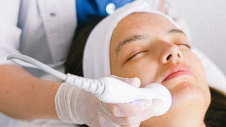 Peeling de fenol: veja o que é, como funciona e quais os riscos Peeling de fenol: veja o que é, como funciona e quais os riscos