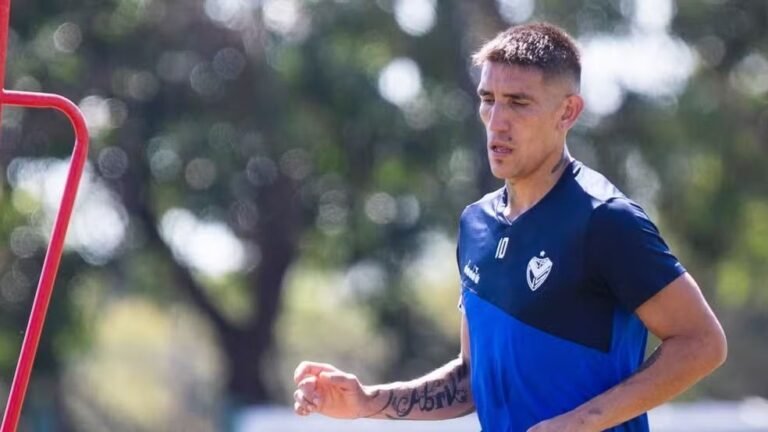Presidente do Vélez diz que atacante ex-São Paulo está desaparecido há dez dias Presidente do Vélez diz que atacante ex-São Paulo está desaparecido há dez dias