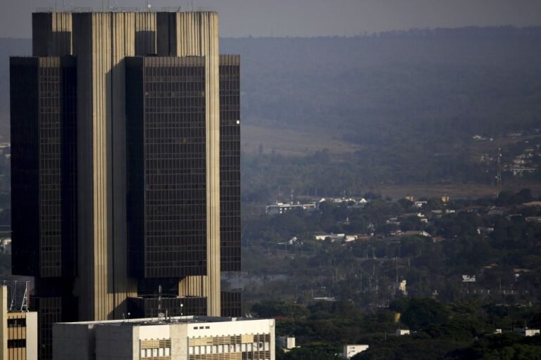 Com PEC da autonomia financeira, BC teria mais recurso para gastar em ano de inflação alta Com PEC da autonomia financeira, BC teria mais recurso para gastar em ano de inflação alta
