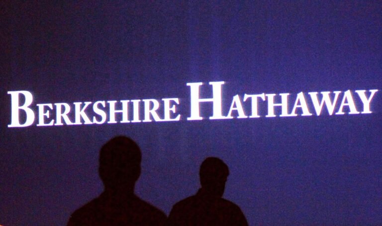 Berkshire Hathaway, de Buffett, reduz participação na BYD para menos de 5% Berkshire Hathaway, de Buffett, reduz participação na BYD para menos de 5%