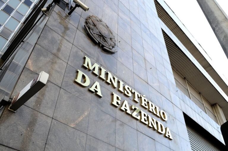 Governo Revisa Pib Para 2,4% E Inflação EM 5% EM 2025